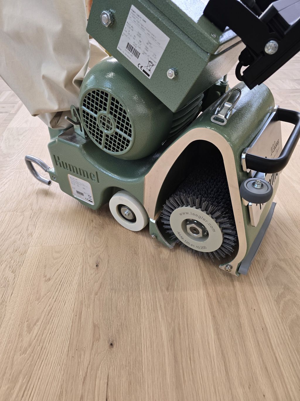 סט תוף הברשה עם מברשת דיסק וססטיינר / Brushing drum set with disc brush and systainer