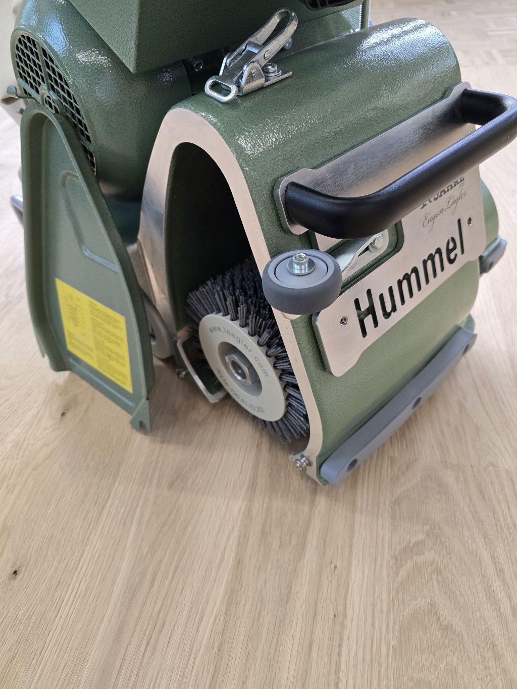 סט תוף הברשה עם מברשת דיסק וססטיינר / Brushing drum set with disc brush and systainer
